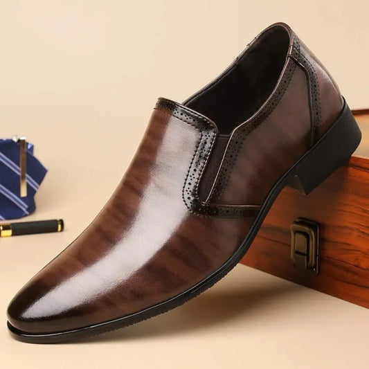 Spring Autumn New Designer Dress Shoes for Men Solid Color Fashion Formal Business Casual Leather Shoes Male
