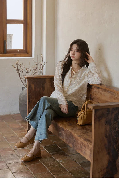 Apricot Lace Jacquard Embroidered Shirt 2025 Autumn Black Fungus Edge Lace-up Vintage Commuter Top Office Lady MXE41X1927