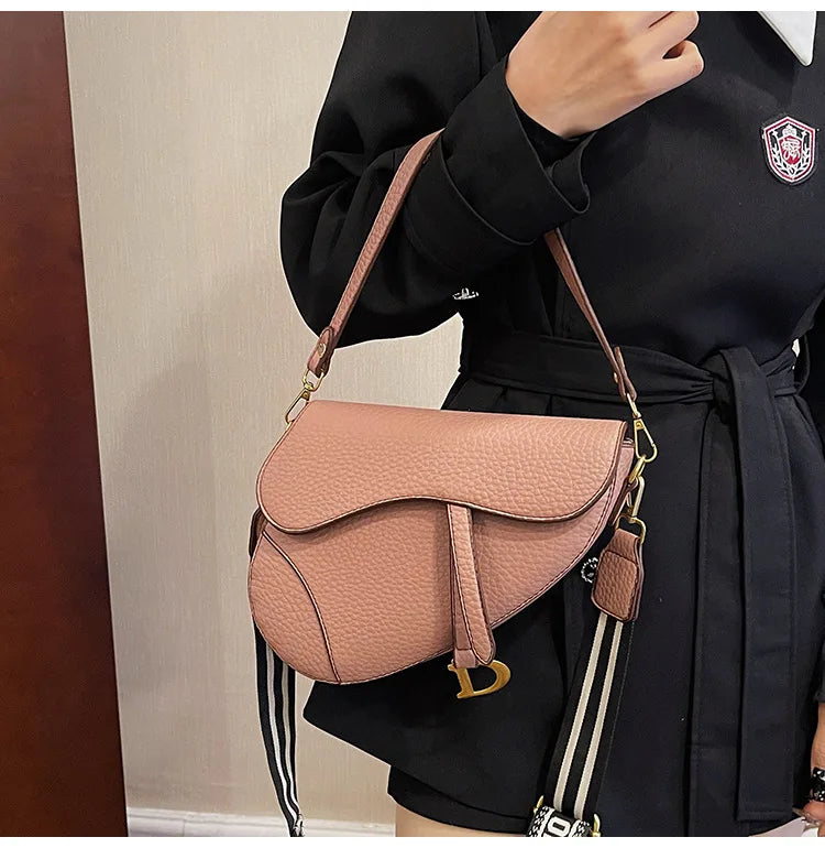 24*20*6cm Hot selling light luxury underarm saddle bag, new niche design, casual shoulder crossbody bag bags