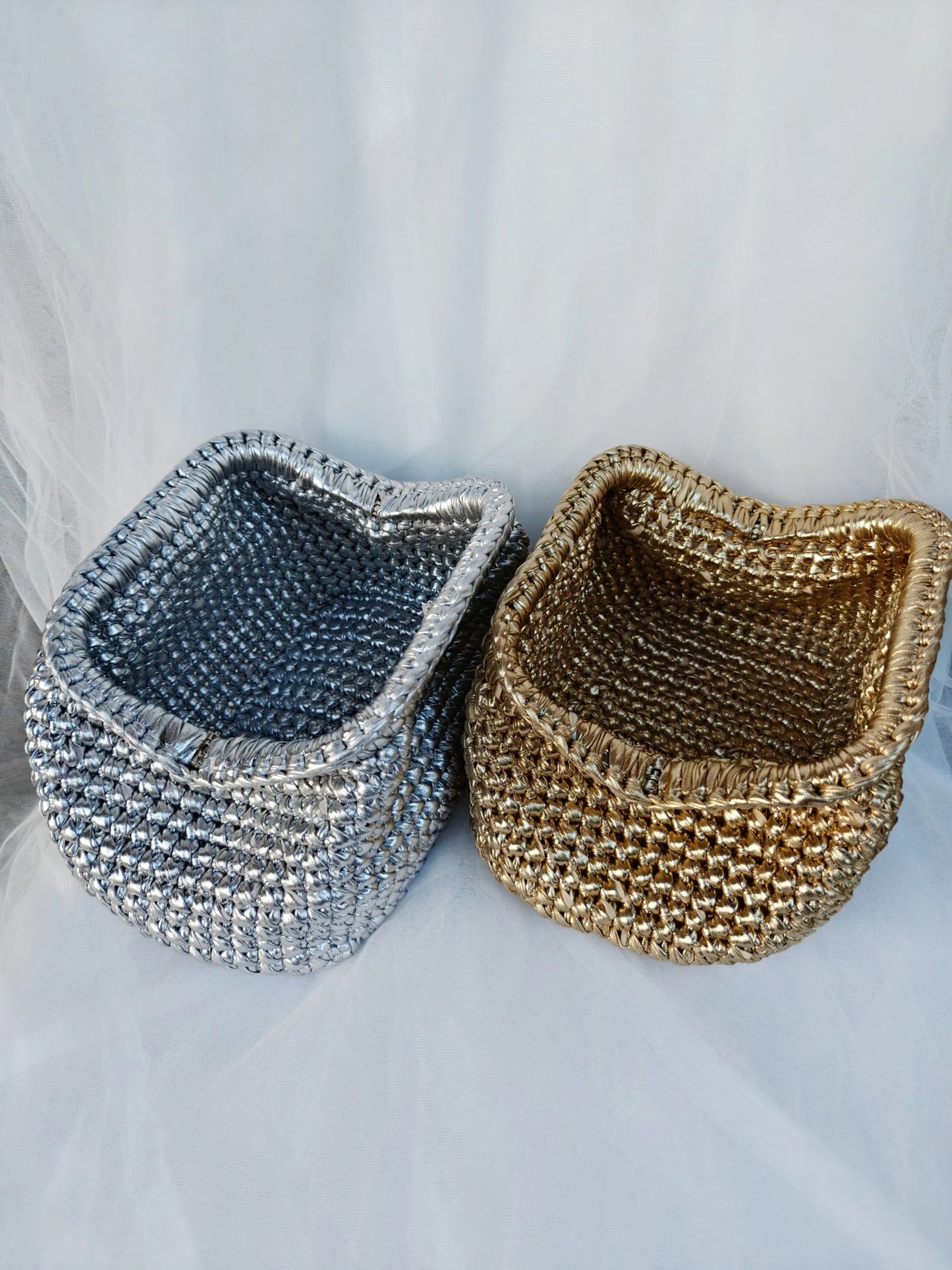 Yingzi Silver Cloth Strip Crochet Clip Bag Woven Underarm Bag Metallic Lustre Clutch Large Size Bag
