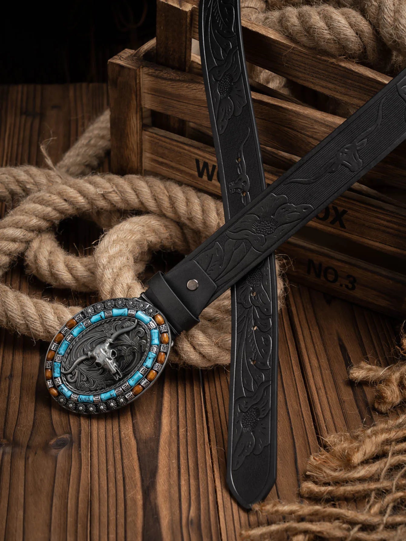 A Casual, Individual and Retro Belt, Western-Style Clothing Accessory, Metal Buckle, PU Belt, Suitable for Both Men and Women
