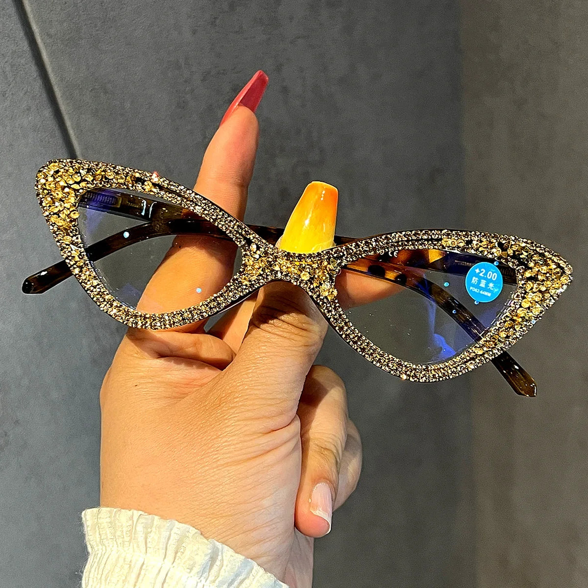Luxury Sexy Small Cat Eye Reading Glasses Women 2025 Trendy Retro Spring Leg Presbyopia Glasses Ladies Fashion Optical Eyewear