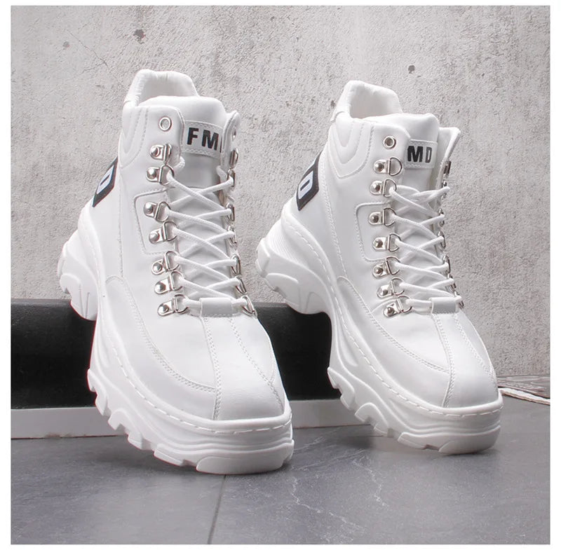 White High Top Board Boots for Men Thick Soled Men Boots with Elevated Height Inside Outdoor Casual Versatile High-top Shoes