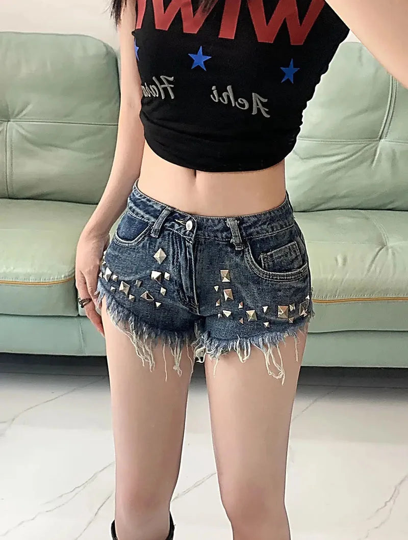 Sexy Mini Women's Denim Shorts American Retro Y2K Rivet Decorate Skinny Short Jeans Female Korean Low-Waisted Streetwear Shorts