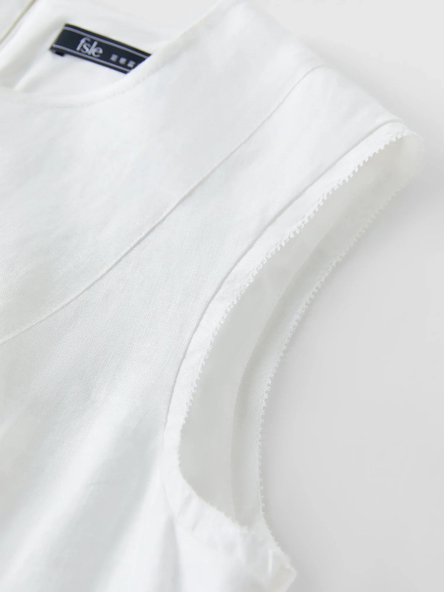 Sleeveless Round Neck Women's Shirt Subtle A Line Style 2025 Summer New Collection Shirts 25FE12079