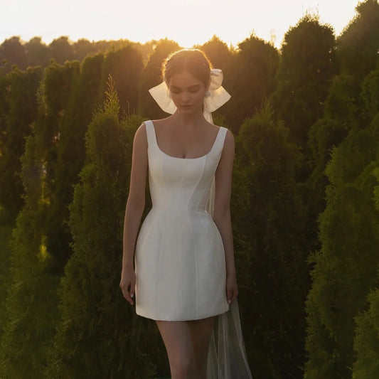 Elegant Square Neck Satin Short Wedding Dress With Big Bow Sleeveless Bodycon Mini Bridal Dress For Civil Elopement Party Bride