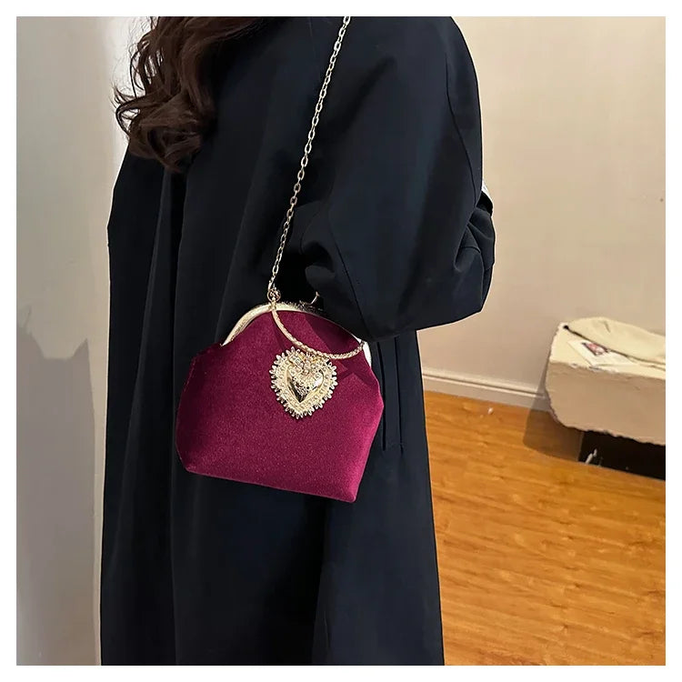 Chains Velvet Frame Heart Dinner Hand Bags Diamonds High Quality Shoulder and Crossbody Bags for Women 2024 Fashion Hot Sale