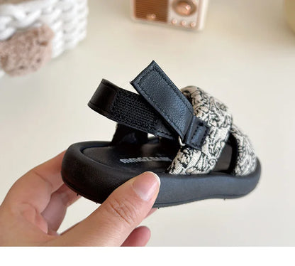 2026 Girls' Sandals Summer New Korean Version Little Girls All Design Sense Cross Strap Beach Sandals Comfort Daily Kids Sandals