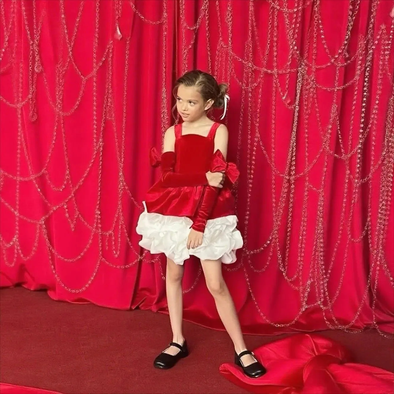 Customized Lovely Pink Flower Girl Dress for Wedding with Bows Ruffles Knee Length Kids Birthday Party First Communion Ball Gown