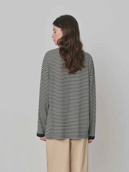 2025 New Fake Two-piece Black White Striped V-neck Retro Long-sleeved T-shirt Women's Autumn 2025 New Chic Tops 25FS13227