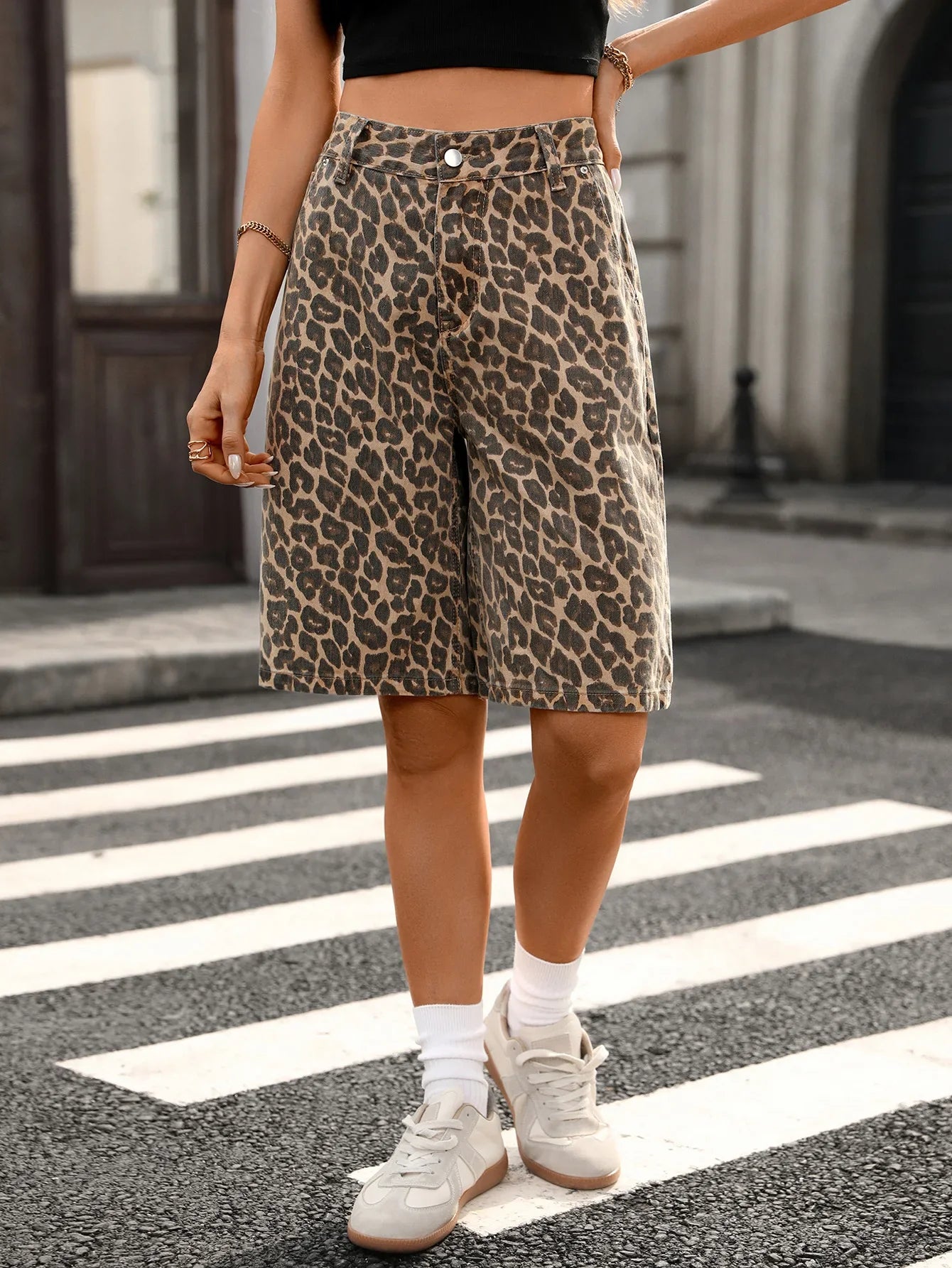 Summer New Leopard Print Denim Shorts for Women American Retro High Waist Knee-Length Shorts Fashionable Casual Jean Shorts