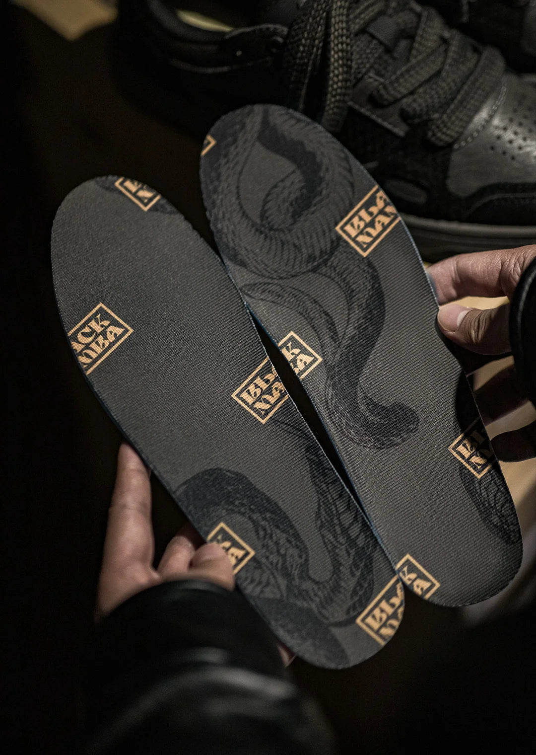 Casual Snake Year Black Mamba Men's Sneakers Low-Top Flat Sole Versatile Black Shoes for Spring Autumn Skateboarding Shoes