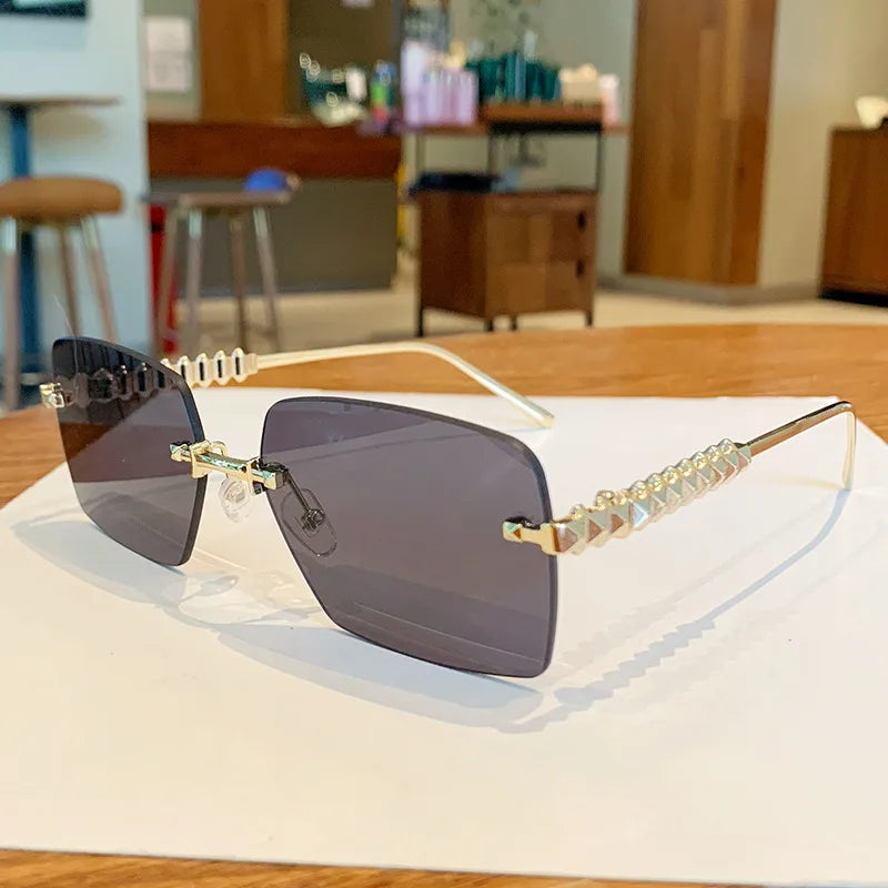 2025 Ins New Square Rimless Sunglasses Women Men Fashion Metal Rivet Legs Sun Glasses Ladies Luxury Sunshade Gafas De Sol UV400