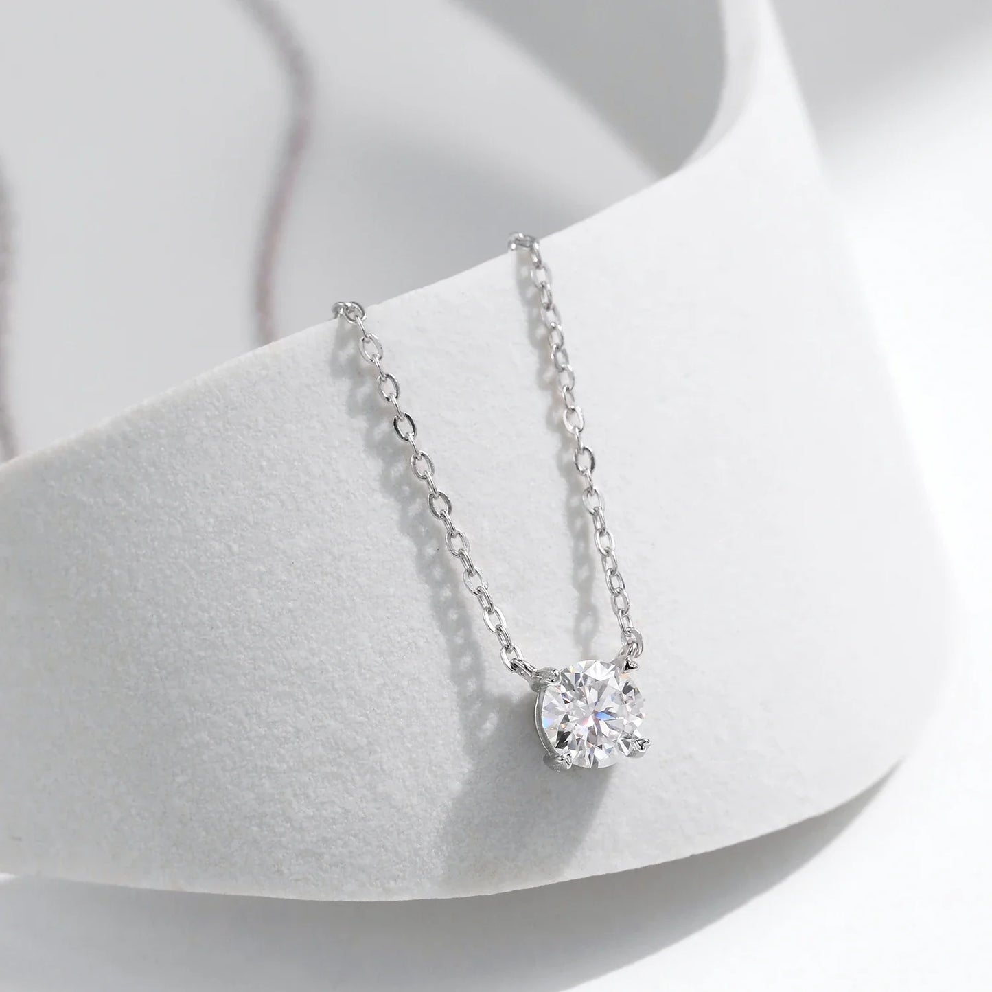 Moissanite Pendant Necklace D Color 0.8CT Lab Diamond For Women Wedding Engagement 925 Sterling Silver Fine Jewelry Gift