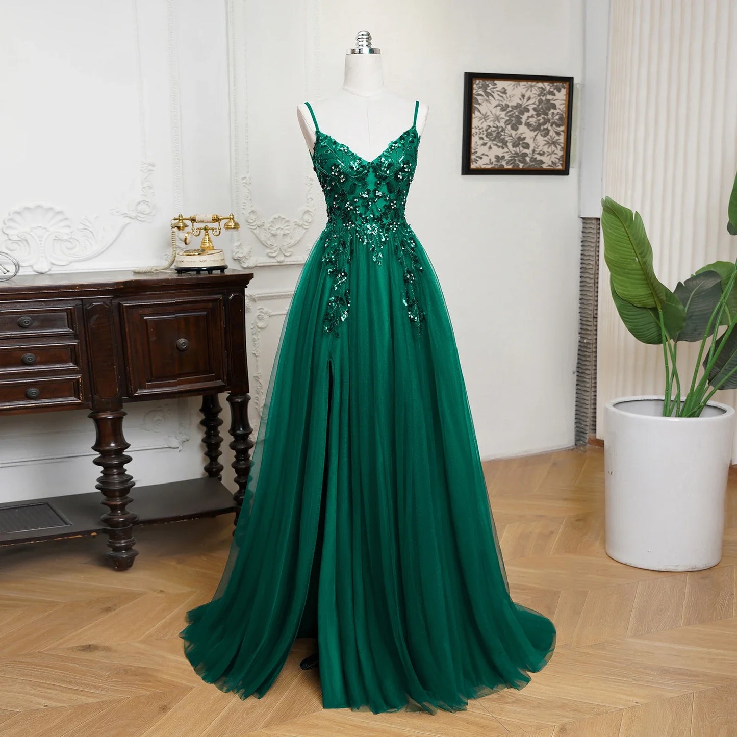 Sling Evening Dresses Sexy Spaghetti Straps V-Neck Illusion Sequins Appliques Prom Dress A-Line Train High Split Gowns