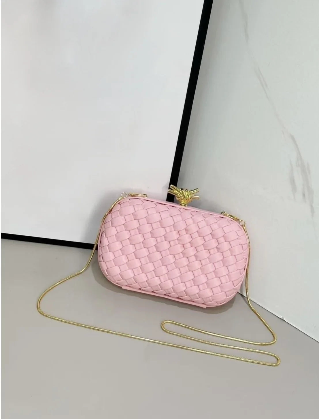 Elegant Box Shaped Dinner Clutch Crossbody Bag for Women Fashionable Chain Strap Handbag Retro Style Leather Handbag