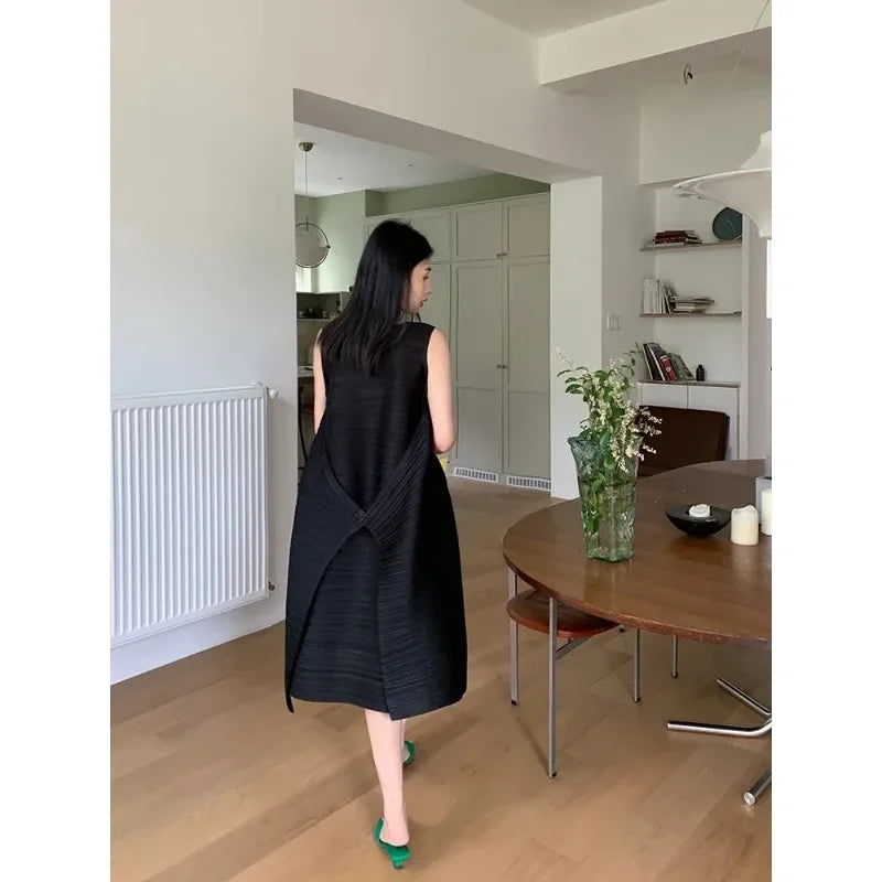 Miyake Pleated Women's Dresses Loose Plus Size High Quality Sense of Elegance Sleeveless Mid-length Skirt 2025 Spring New
