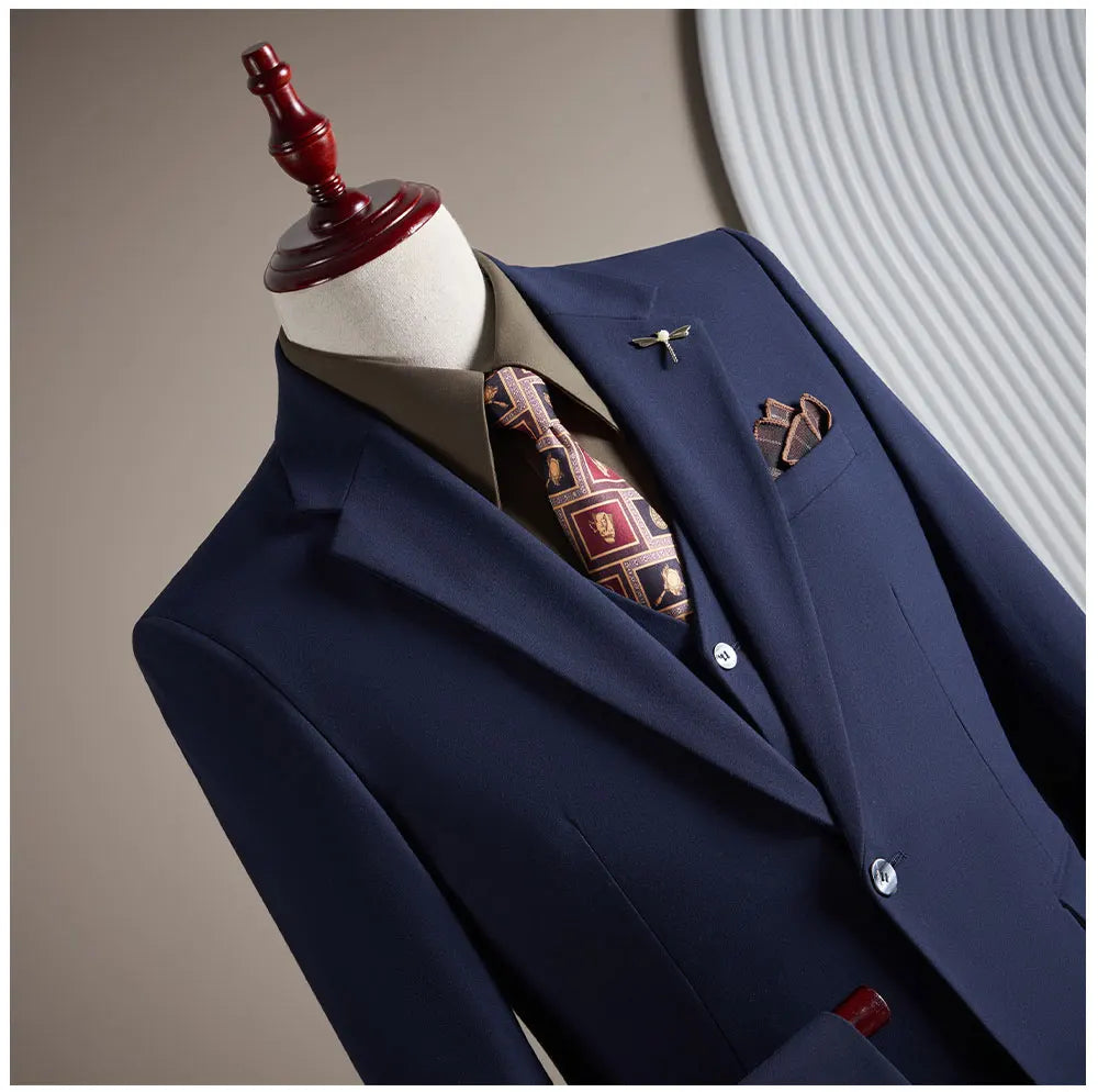 High-quality, Fashionable and Stylish Plus-size Men's Solid-color Suit Set, Men's Three-piece Set, One-button Casual Suit