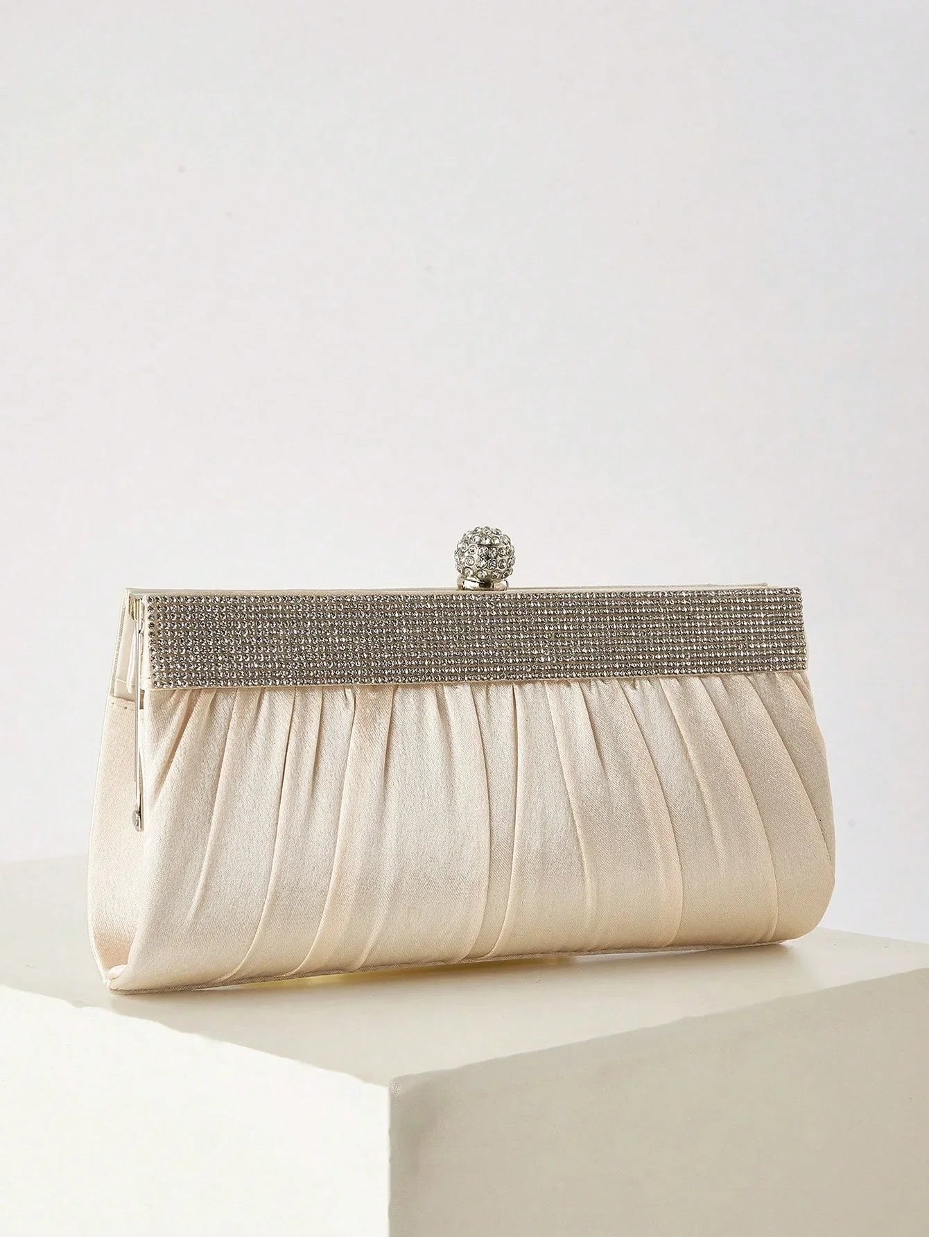 Fashionable, elegant, sparkling rhinestone women's clutch, evening bag, party bag, exquisite and charming ball banquet bag.