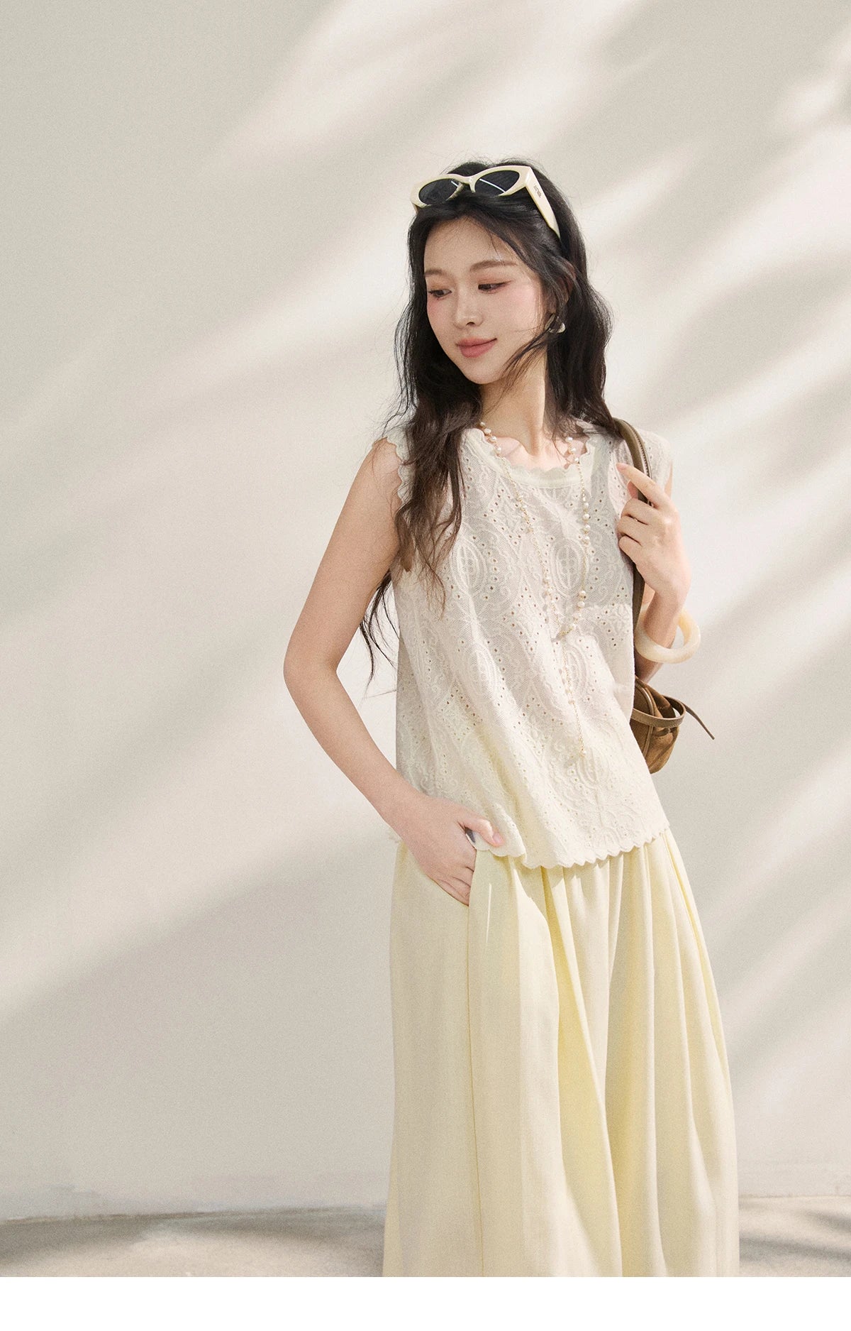 Elegant Sleeveless Lace Knit Tank Top for Women 2026 Summer New Scalloped Edge Hollow Out  Loose Casual Blouse MXF21Z3093