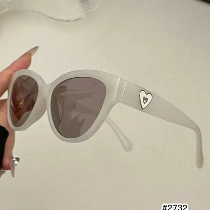 Retro TR Polarized Cat Eye Sunglasses for Women Heart Shape Metal Hinge Decoration Shades UV400 Protective Fashion Sun Glasses