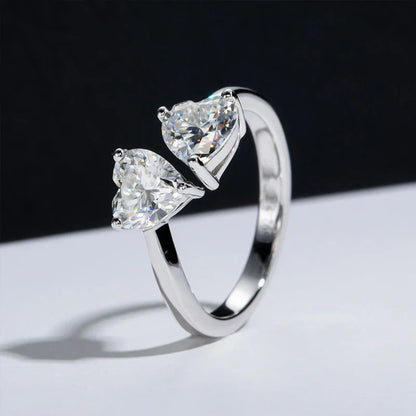 925 silver heart-shaped 2 carat moissanite adjustable ring is fashionable and simple, suitable for daily life and wedding