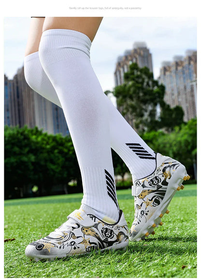 New Youth Soccer Shoes Kids Football Boots Professional Training Non-Slip Indoor Outdoor Futsal Cleats Sneakers Breathable 28-39
