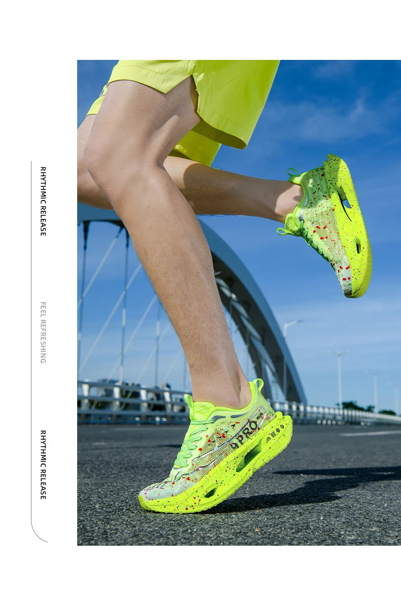 New Carbon Plate Men's Running Shoe Night Fluorescent Cushioning Sneakers Women Lace-Up Lightweight Casual Shoes Jog Shoes