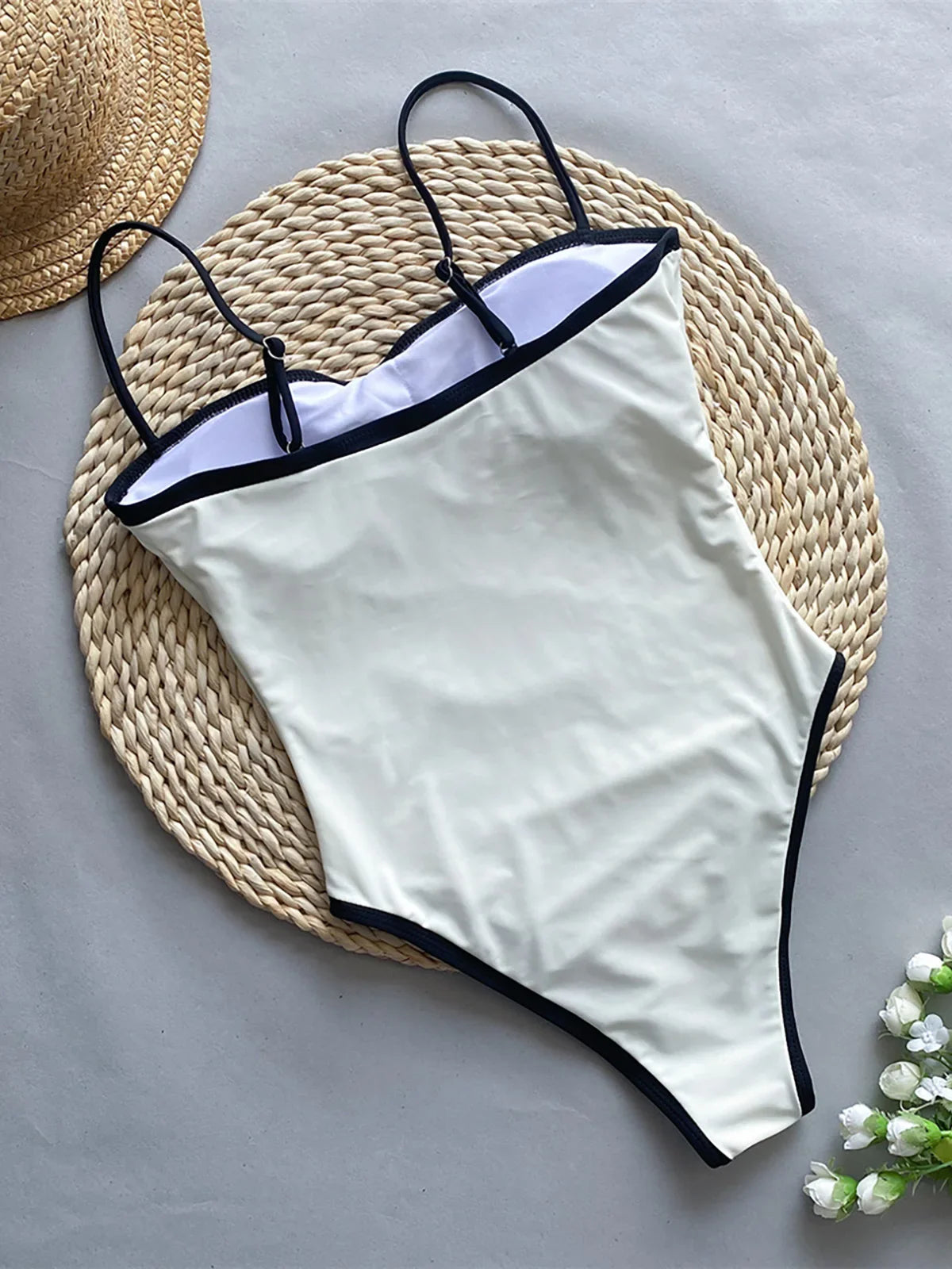 2025 New Sexy Splicing High Leg Cut Women Swimwear One Piece Swimsuit Female Monokini Padded Bather Bathing Suit Swim K5622