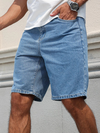 Men's Summer Denim Shorts. A Common Item in Summer. Simple in Style. Suitable for Casual Outings and Trips.