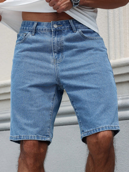 Men's Summer Denim Shorts. A Common Item in Summer. Simple in Style. Suitable for Casual Outings and Trips.