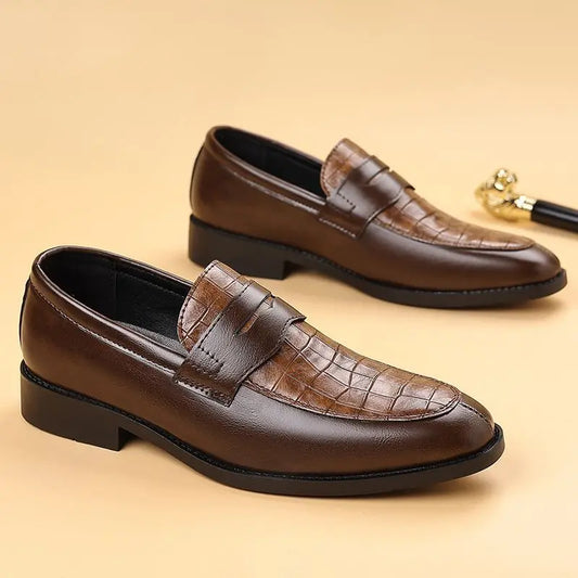 New Men's Leather Shoes Business Casual British Style Breathable Slip-on Loafers Pointed Toe Fashion Sneakers