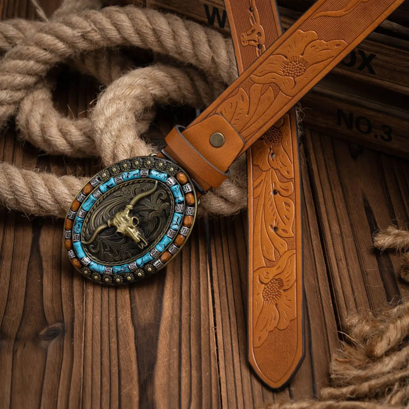 A Casual, Individual and Retro Belt, Western-Style Clothing Accessory, Metal Buckle, PU Belt, Suitable for Both Men and Women