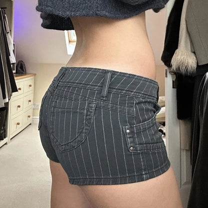 BB Hip Hop Fashion Street Clothing Graphic Printing Style Women Black Shorts Ins Y2K Goth Slim Denim Shorts