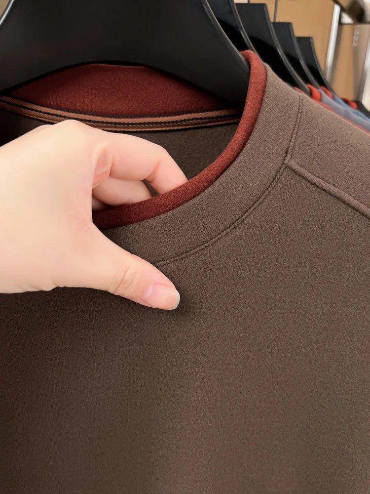High end brand velvet long sleeve T-shirt men's autumn new fashion Korean bee embroidery comfortable warm round neck pullover