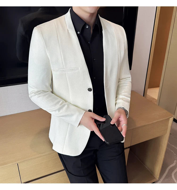 The new Chinese-style collarless suit is fashionable, handsome and versatile. It is a solid-color Korean-style fitted and fashio