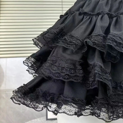 تنورة قصيرة بطبقات كشكش مع حواف دانتيل سوداء للنساء بنمط لوليتا قوطي، مزينة بفيونكة ساتان بخصر مطاطي وقصة على شكل حرف A للفتيات المراهقات 2026