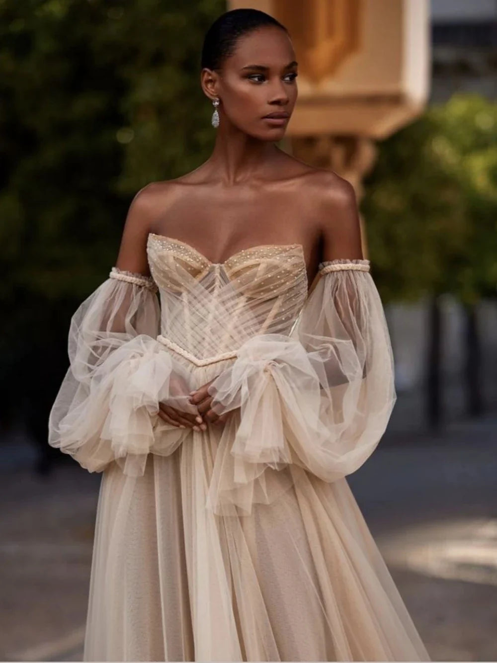 Fashion Backless Wedding Dress Pleated Tulle Bride Robe Customized A-line Floor-length Bridal Dresses Vestidos De Novia