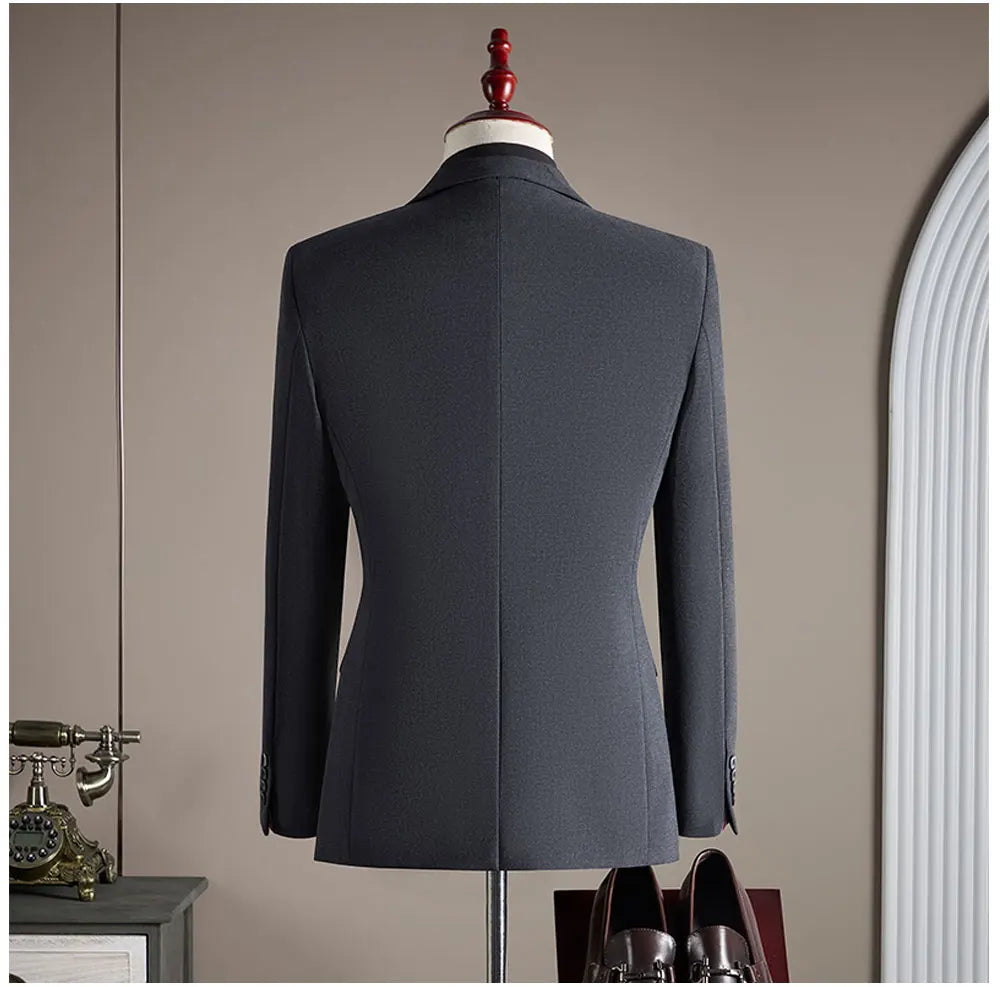 High-quality, Fashionable and Stylish Plus-size Men's Solid-color Suit Set, Men's Three-piece Set, One-button Casual Suit