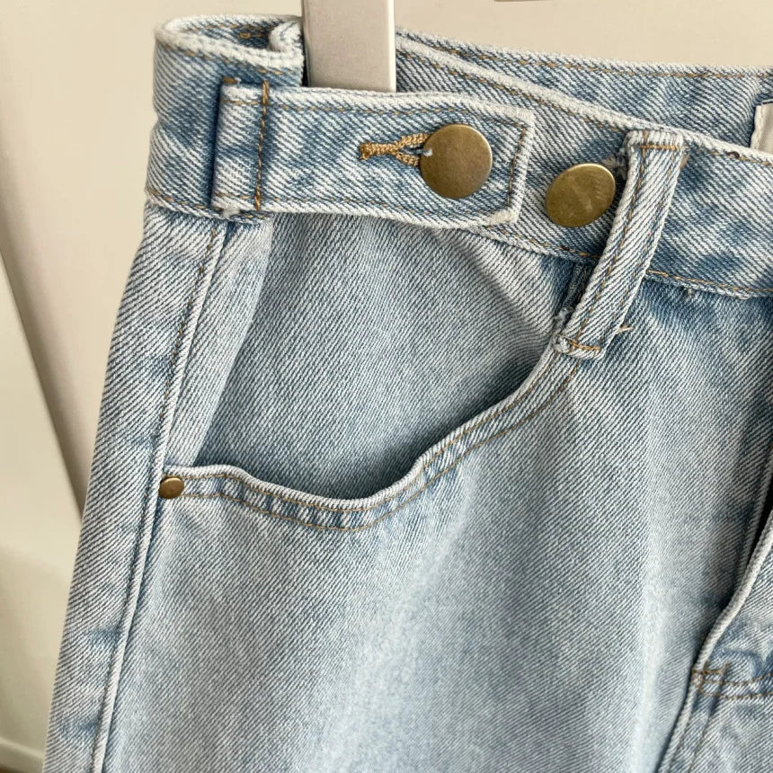 New 2024 Summer Denim Shorts For Women High Waist Sky Blue Color Wide Leg Loose Buttons Streetwear Loose Jean Shorts Women