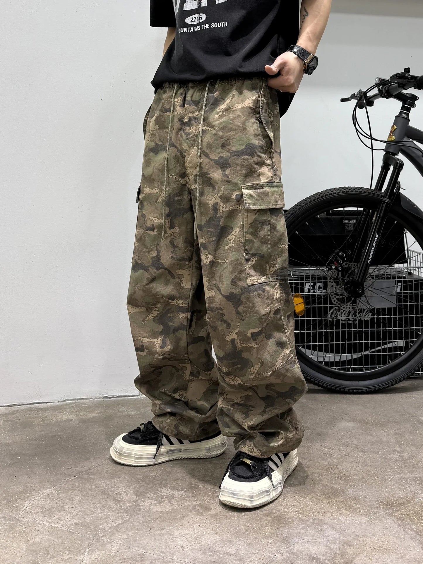 Vintage Camouflage Cargo Pants Men Tactical Multi Pocket Loose Fit Straight Leg Outdoor Casual High Quality Work Pants Trendy