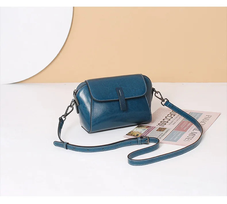 Oil Wax Cowhide Leather Cross Body Small Bag for Women Fashionable and Versatile Shoulder Shell Hand Bag Ladies Casual Phone Bag