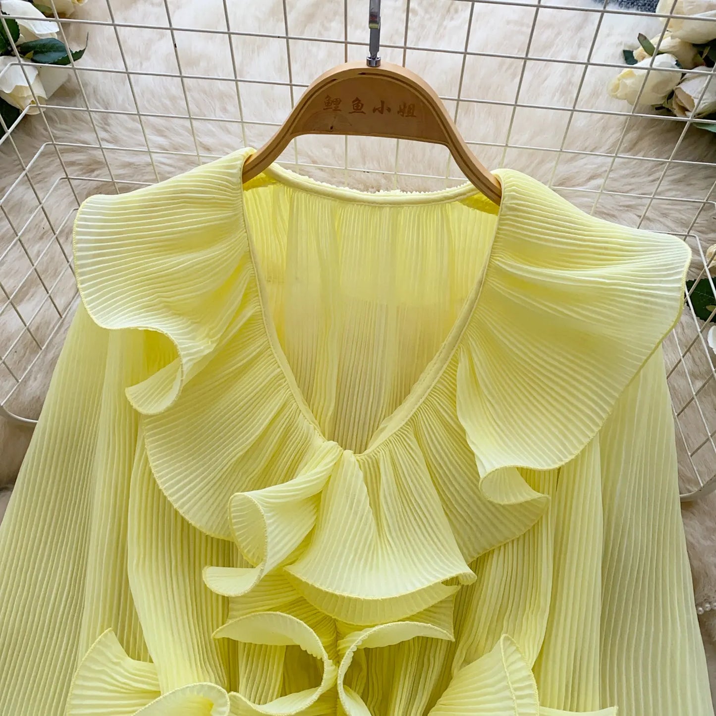 Ruffles Pleated Romantic Tops Thin Spring Summer V Neck French Elegant Blouse Fairycore Flowy Office Lady Luxury Shirt