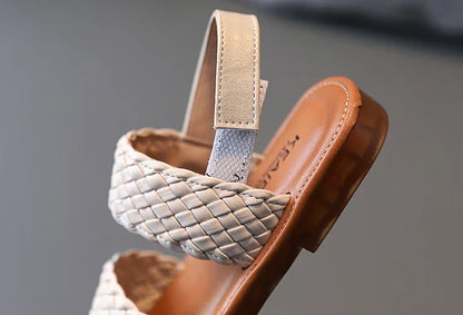 Kids Sandals for Girls 2026 Summer Girls Weave Design Sandals Children Beach Shoes Open Toes Flat Anti-skid Rubber Ankle Strap