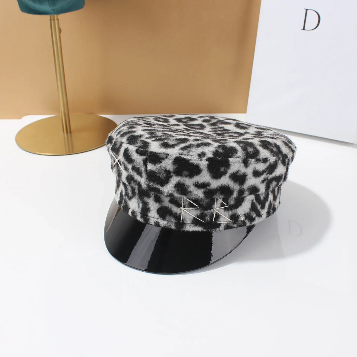 Brand Designer New Winter Embroidery Letter Baker Boy Straw Caps Purple Newsboy Caps Thick Warm Flat Cap Chapeau Homme