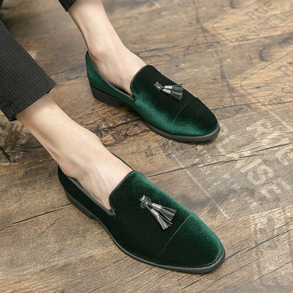 Luxury Brand Suede Green Loafers Men Slip-on Tassel Soft Leather Wedding Shoes Flats Men Shoes Casual Shoes Nubuck Leather Shoes