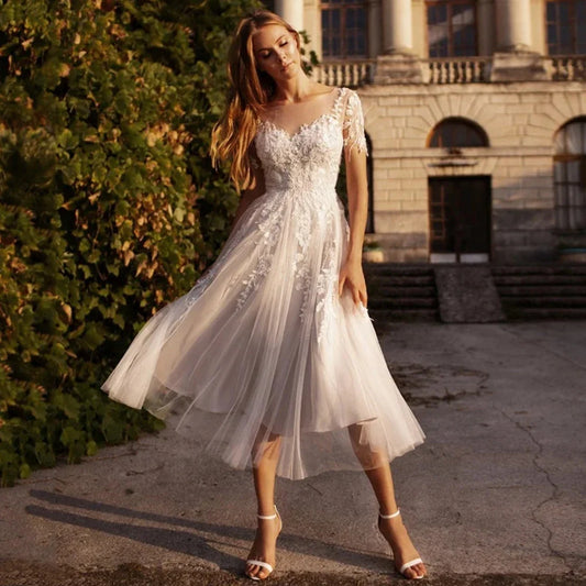 Mid-calf Wedding Dress Vintage Scoop Neck Short Sleeves Lace Applique A Line Soft Tulle Bridal Gown for Weddings Vestido Noiva