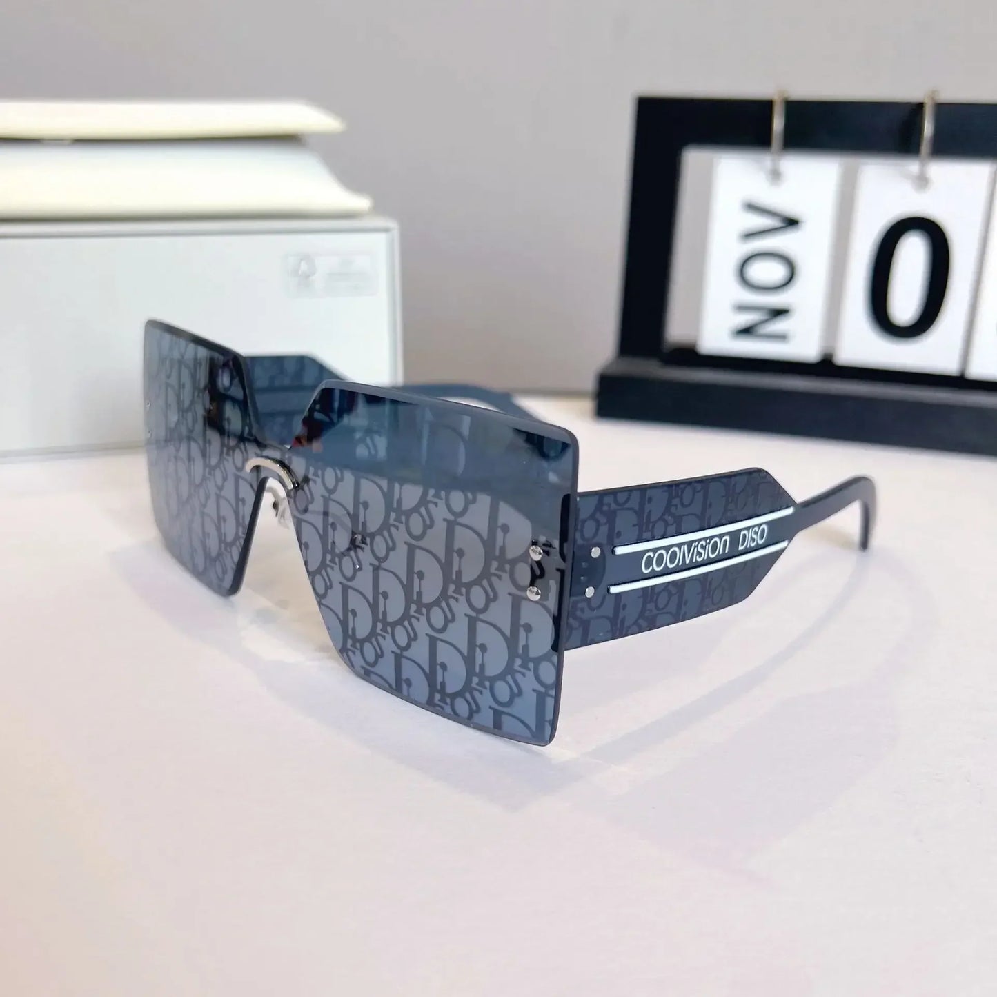 Ins 2025 Luxury Designer UV400 Sunglasses Women Men New Trendy Square Rimless Sun Glasses Ladies Vintage Letters Gafas De Sol