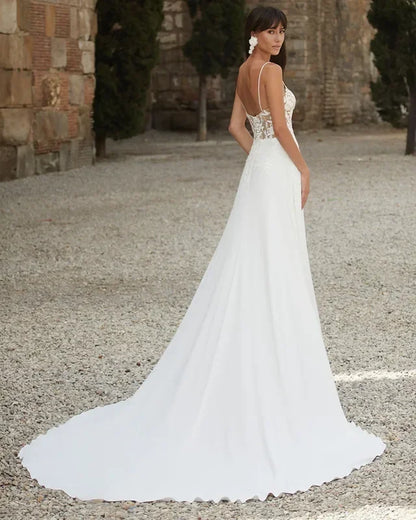 2026 Customized A line Bridal Gown Lace Applique Spaghetti Straps Backless Wedding Dress for Elegant Brides