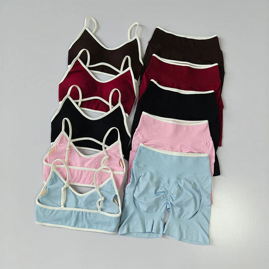 2PCS Yoga Suit Seamless with Chest Pad Tight Sports Bras and High Waist Shorts Outside Wear Running Exercise Fitness Yoga Set